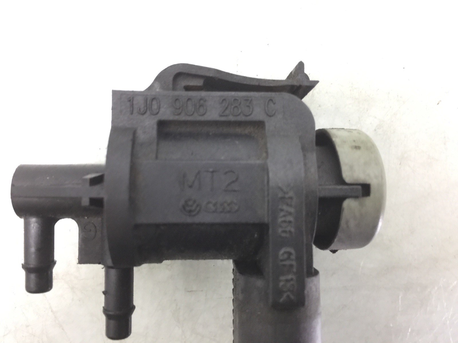 Клапан электромагнитный бу для Volkswagen Golf 4 1.9 TDi,  1999 г.