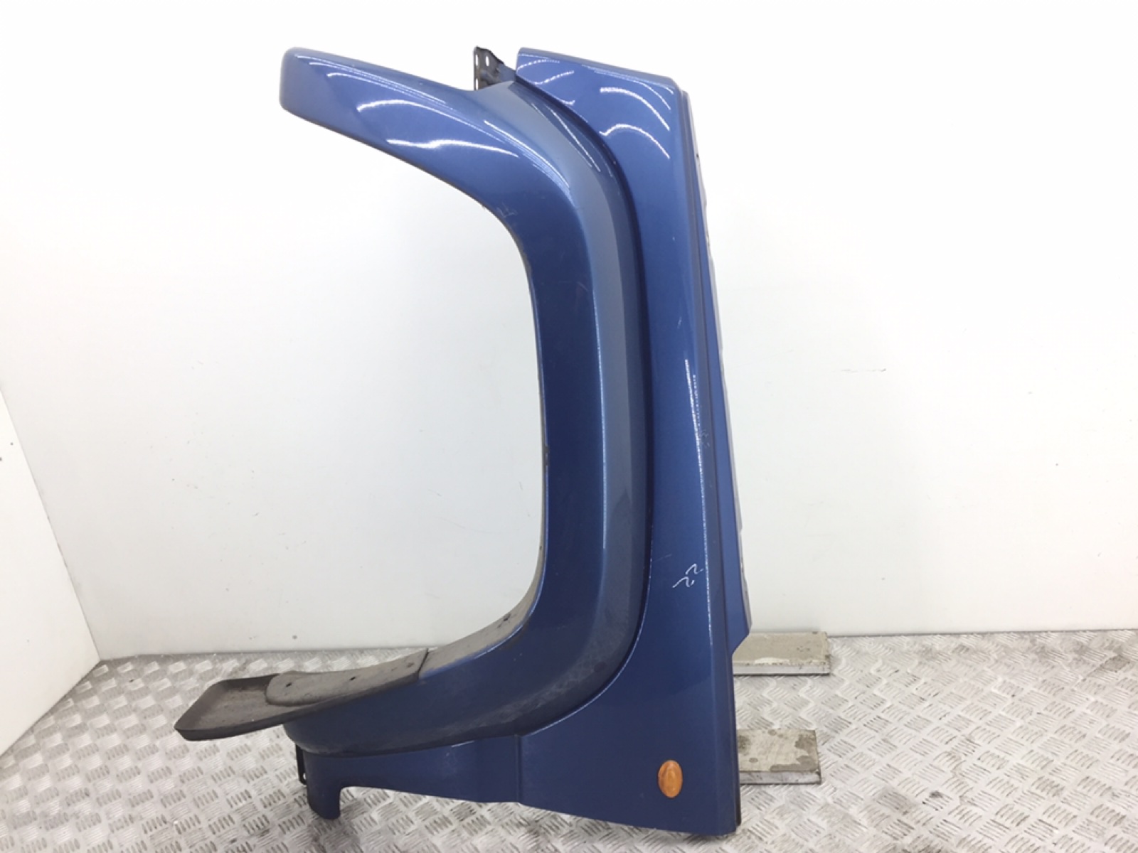 Крыло переднее левое бу для Jeep Cherokee KJ 2.8 CRD, 2003 г.