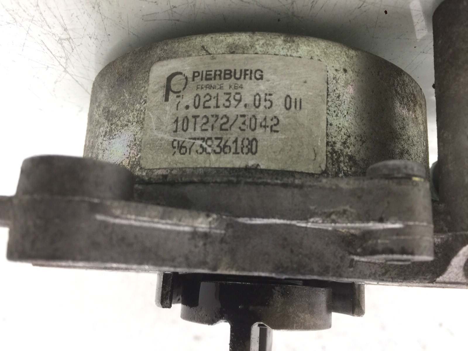 Насос вакуумный бу для Citroen C5  2.0 HDi,  2010 г.