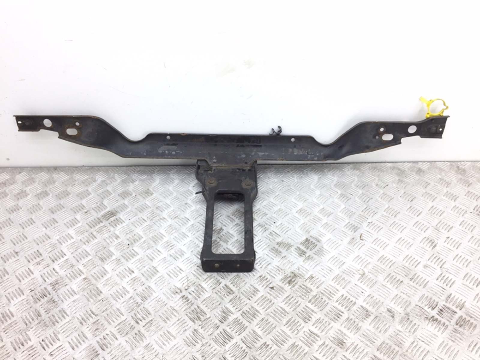 Планка под капот бу для Jeep Cherokee KJ 2.8 CRD,  2003 г.