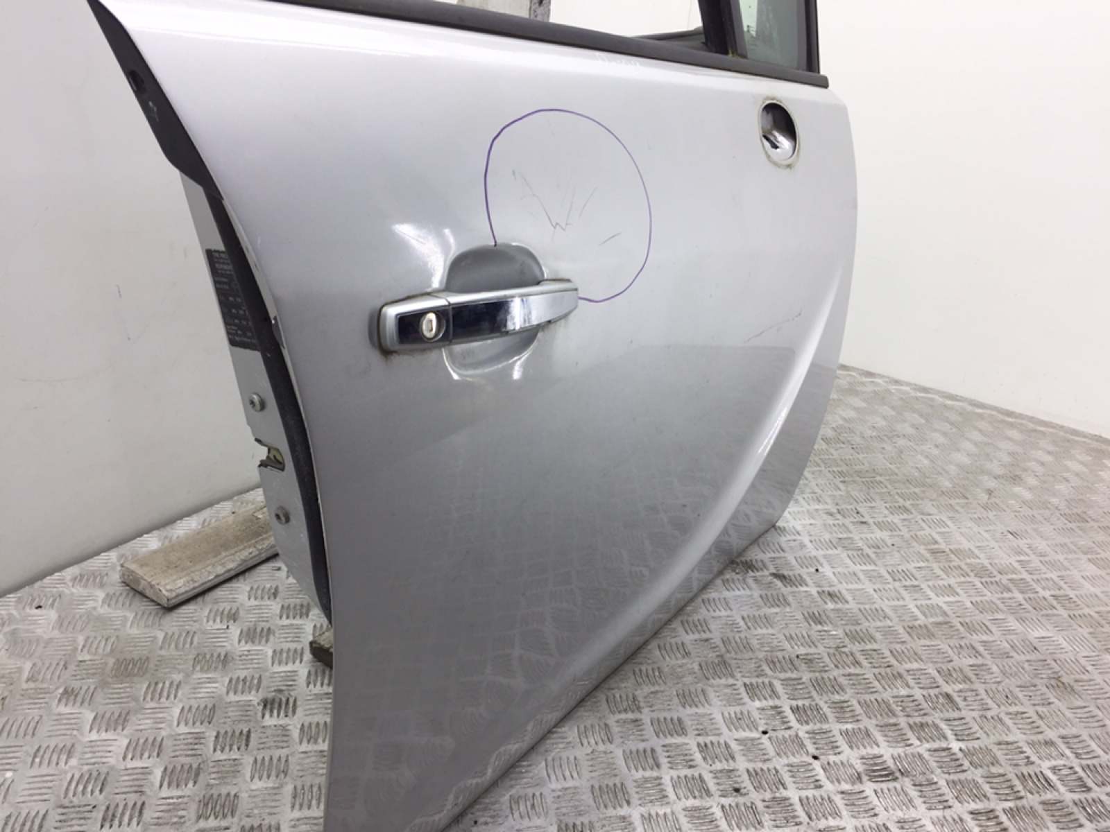 Дверь передняя правая бу для Opel Meriva B 1.4 i,  2010 г.