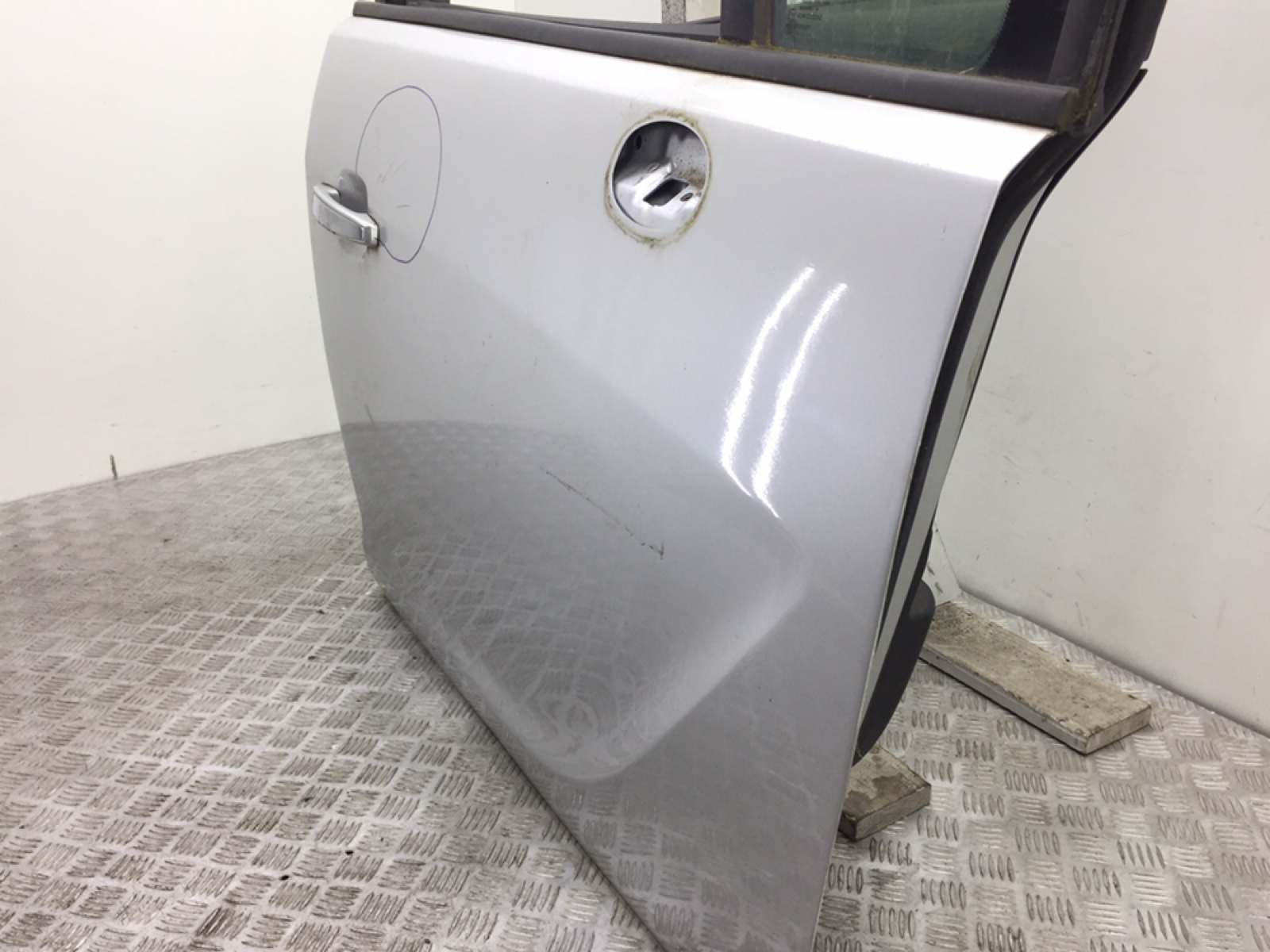 Дверь передняя правая бу для Opel Meriva B 1.4 i,  2010 г.