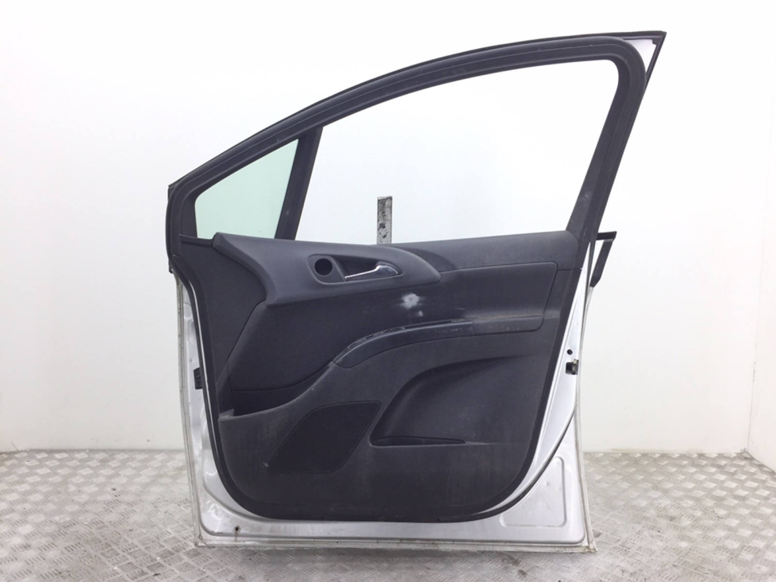 Дверь передняя правая бу для Opel Meriva B 1.4 i,  2010 г.