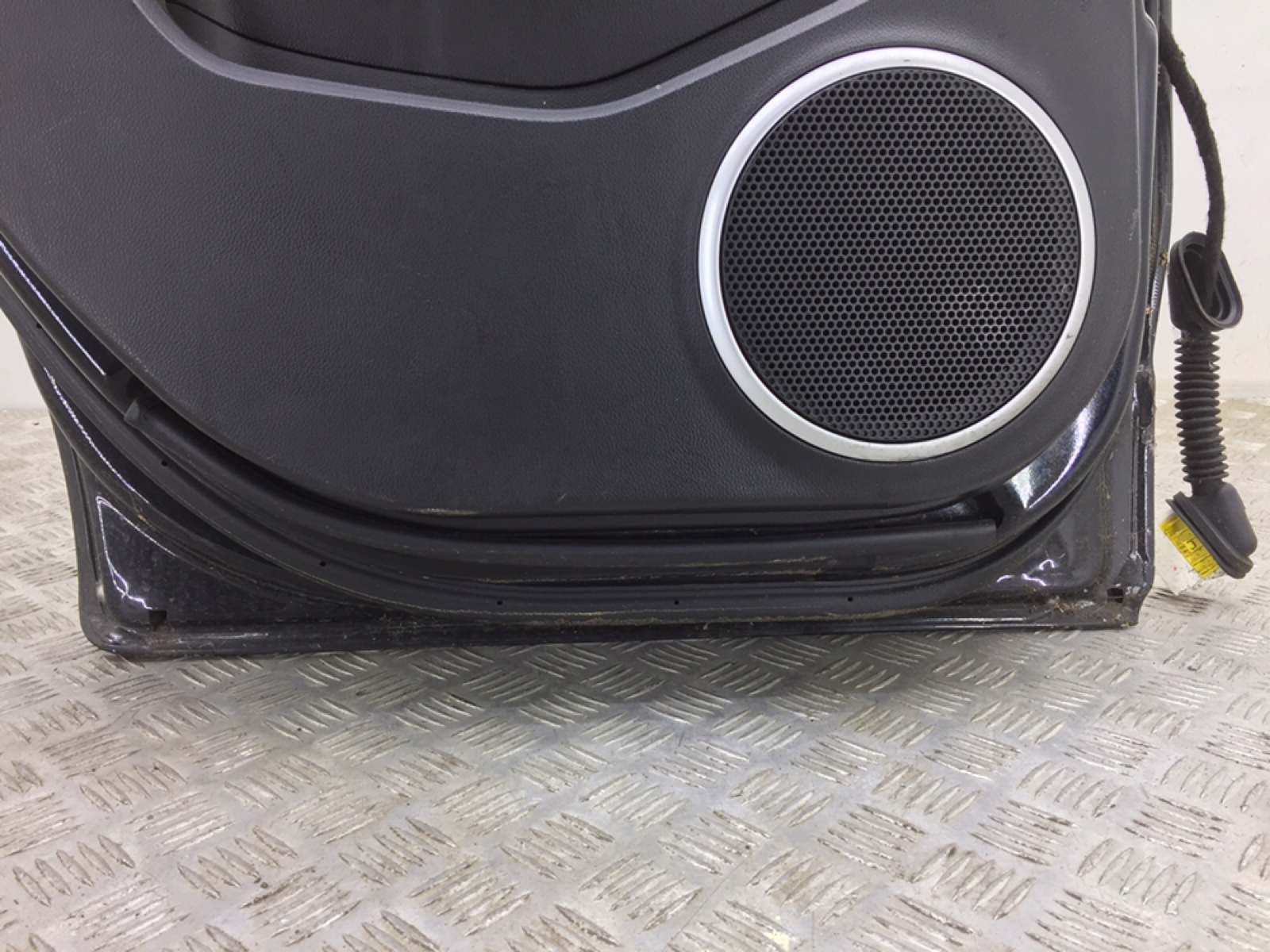 Дверь задняя левая бу для Chevrolet Captiva 2.2 VCDi, 2011 г. Дверь задняя левая бу для Chevrolet Captiva 2.2 VCDi, 2011 г.