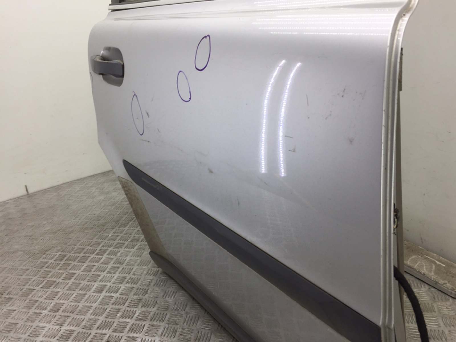 Дверь задняя правая бу для Volvo XC90  2.4 D5,  2005 г.