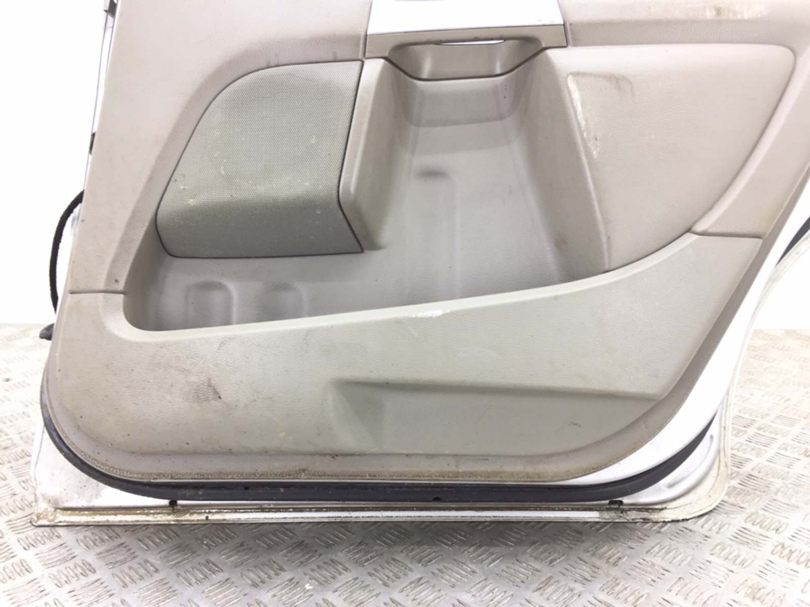 Дверь задняя правая бу для Volvo XC90  2.4 D5,  2005 г.