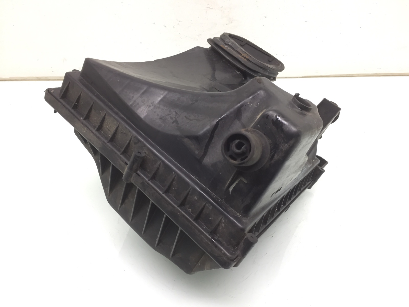 Корпус воздушного фильтра бу для Opel Astra J 1.7 CDTi, 2011 г. Корпус воздушного фильтра бу для Opel Astra J 1.7 CDTi, 2011 г.