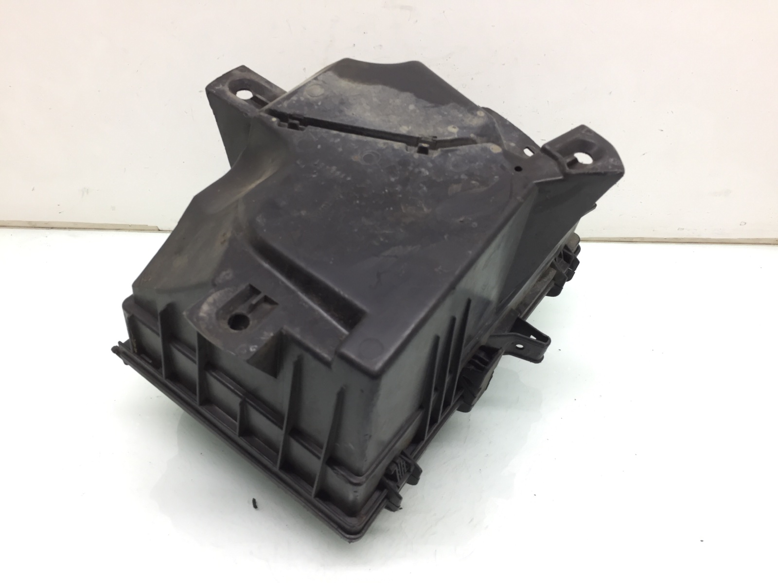 Корпус воздушного фильтра бу для Volvo V70  2.4 D5,  2001 г.