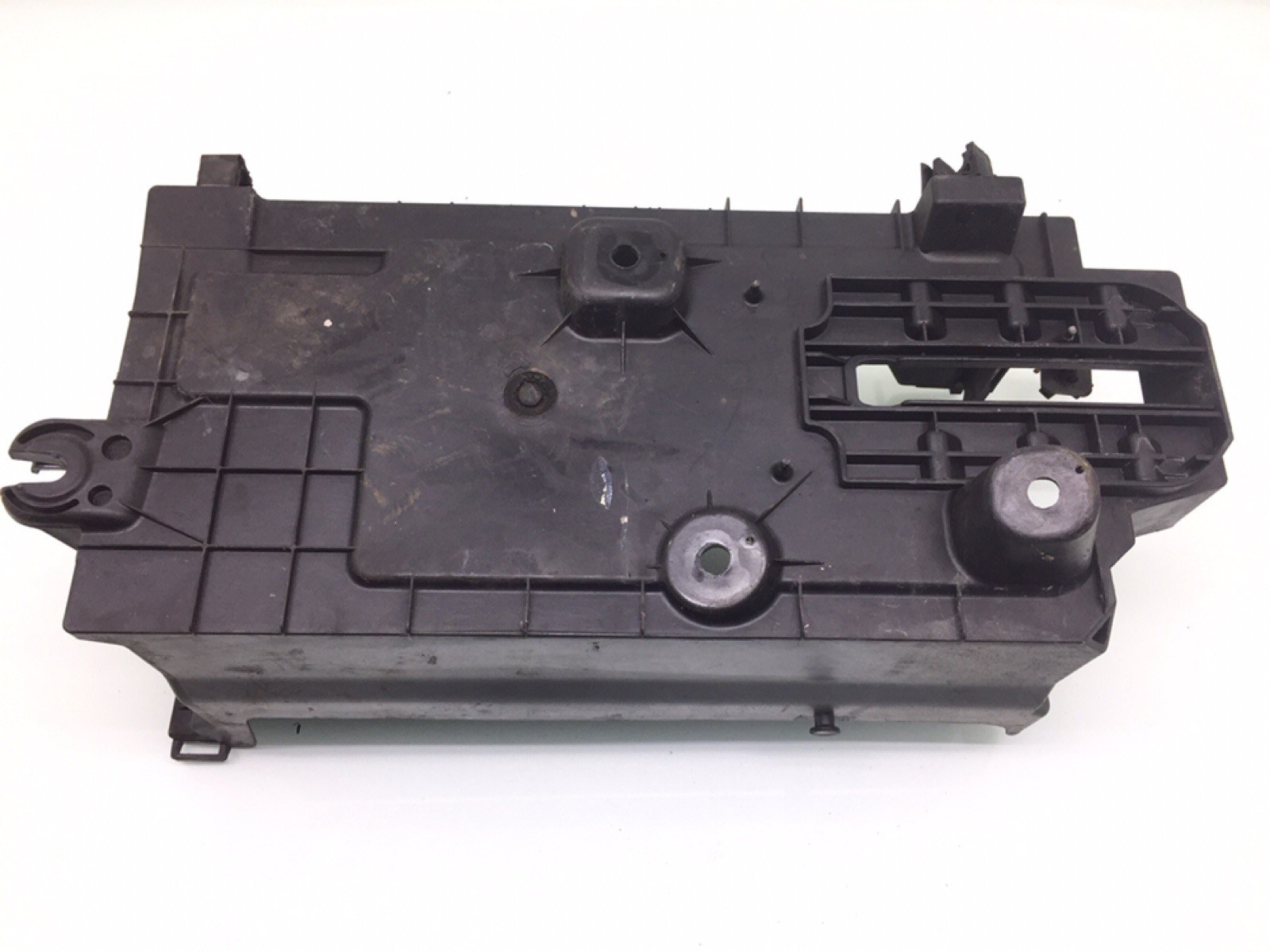 Полка аккумулятора бу для Opel Insignia 1.8 i, 2010 г. Полка аккумулятора бу для Opel Insignia 1.8 i, 2010 г.