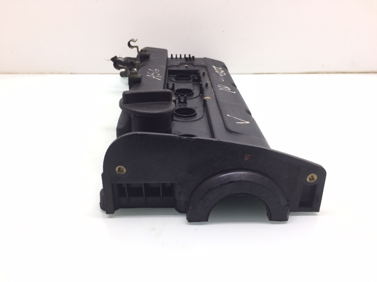 Клапанная крышка бу для Peugeot 307  1.6 HDi,  2006 г.