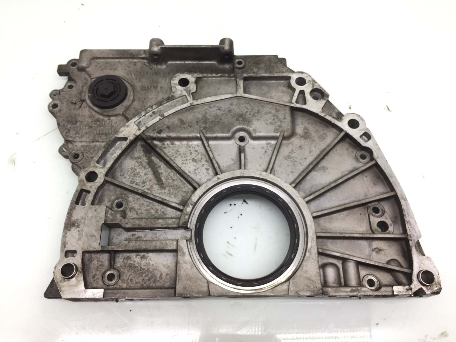 Крышка двигателя задняя бу для BMW 5 E60/E61 2.0 TD, 2008 г.