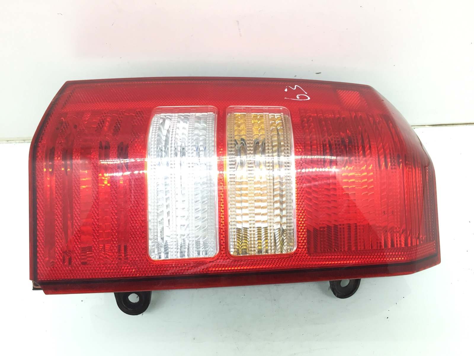 Фонарь задний левый бу для Jeep Patriot 2.4 i, 2008 г.