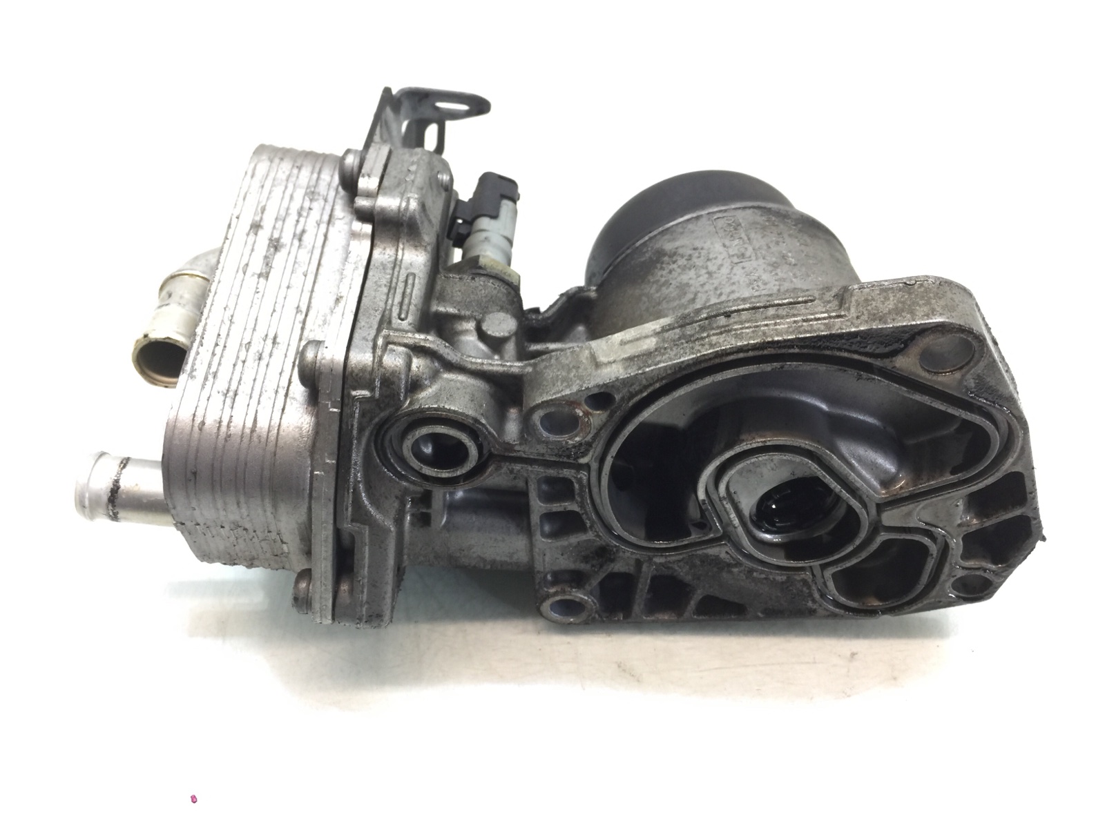 Корпус масляного фильтра бу для Peugeot 407 2.2 HDi, 2006 г. Корпус масляного фильтра бу для Peugeot 407 2.2 HDi, 2006 г.