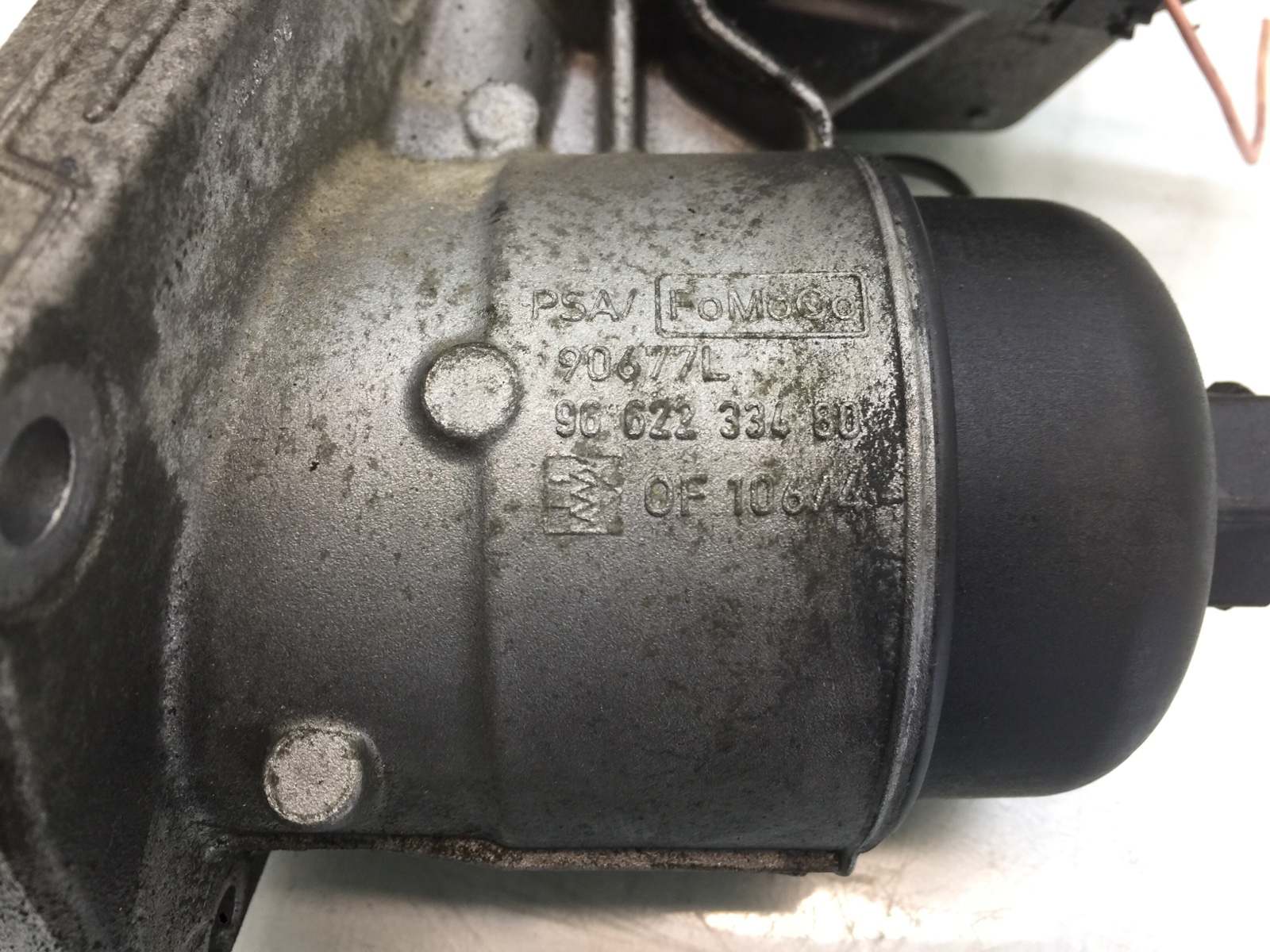 Корпус масляного фильтра бу для Peugeot 407 2.2 HDi, 2006 г. Корпус масляного фильтра бу для Peugeot 407 2.2 HDi, 2006 г.