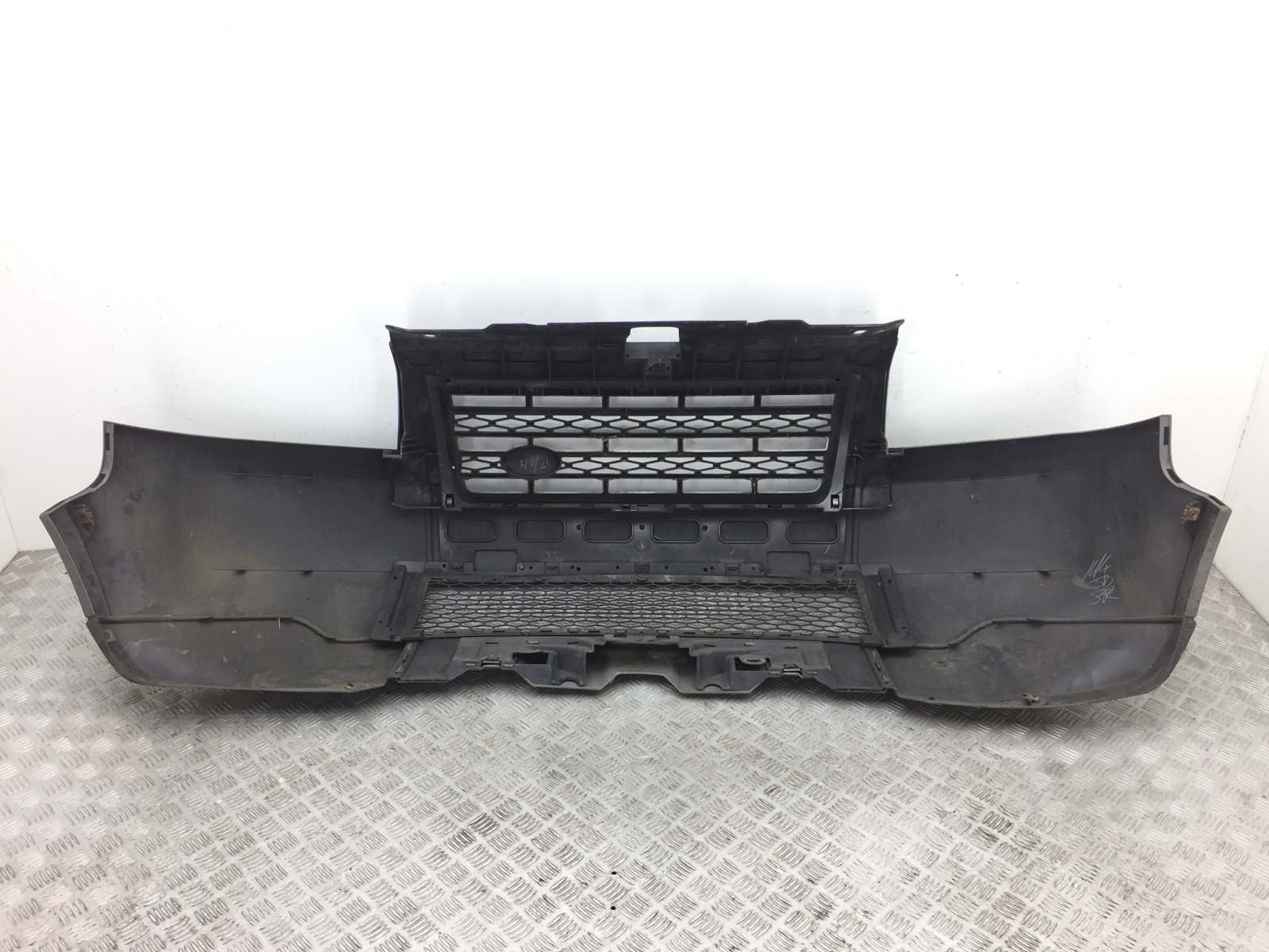 Бампер передний бу для Land Rover Freelander 2 2.2 TD,  2007 г.