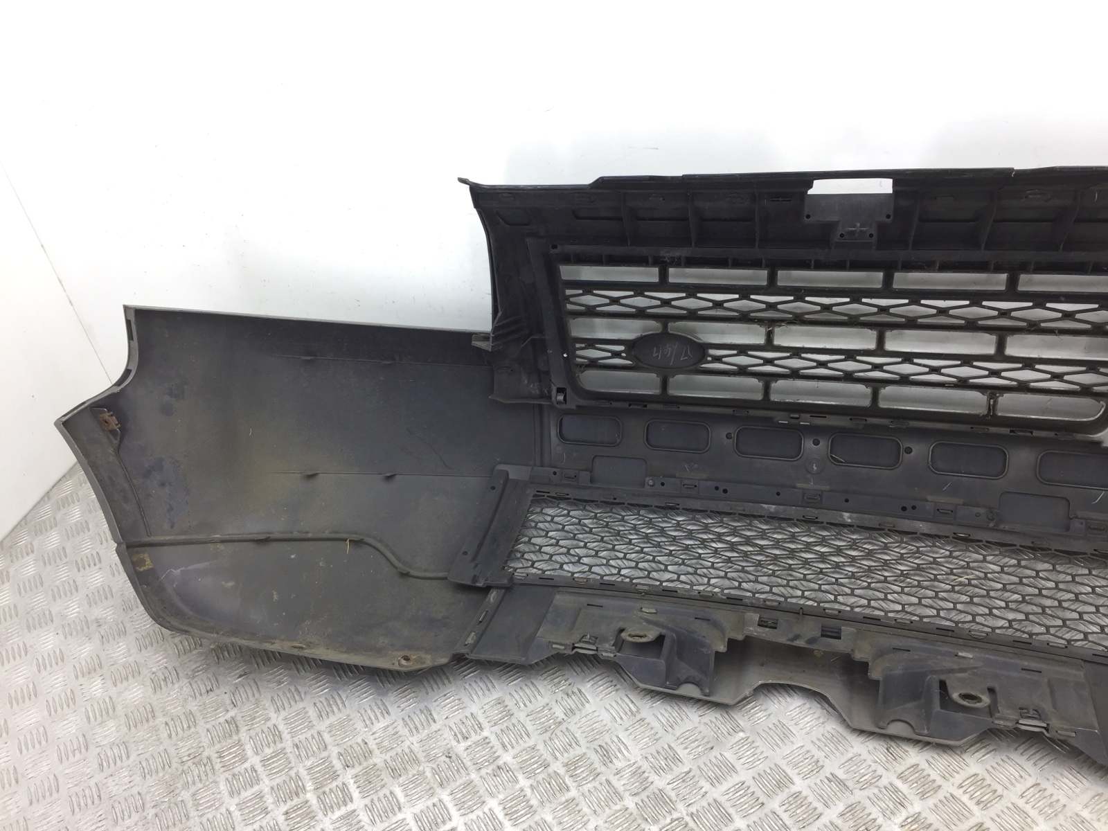 Бампер передний бу для Land Rover Freelander 2 2.2 TD,  2007 г.
