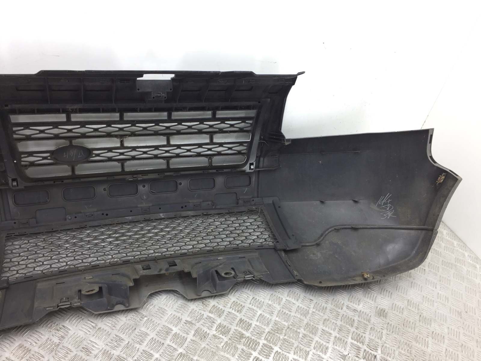 Бампер передний бу для Land Rover Freelander 2 2.2 TD,  2007 г.