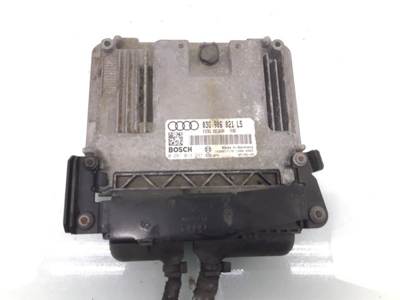 Блок управления двигателем бу для Audi A3 8P 1.9 TDi, 2007 г.