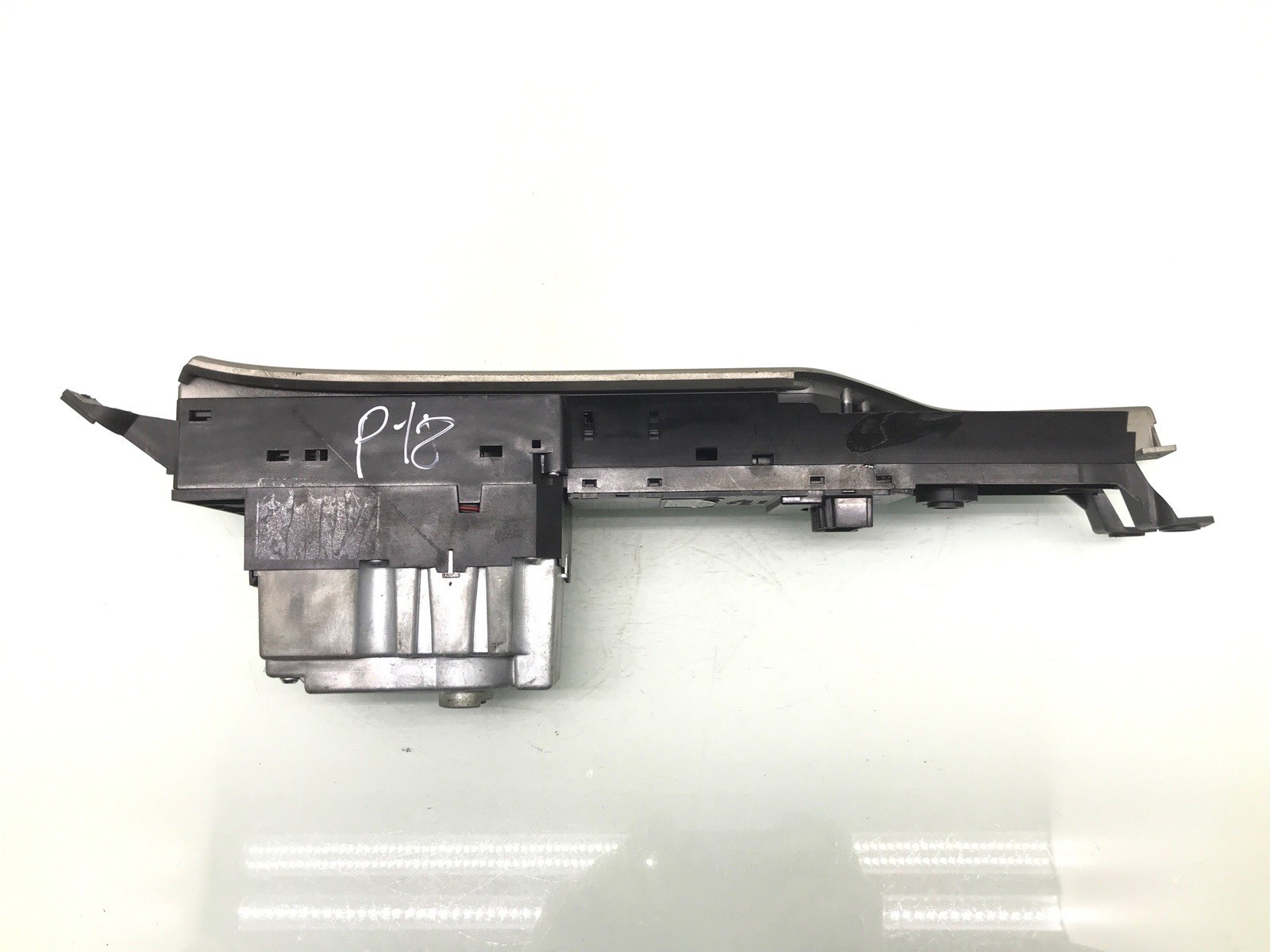 Кулиса бу для Jaguar XF  3.0 TD,  2010 г.