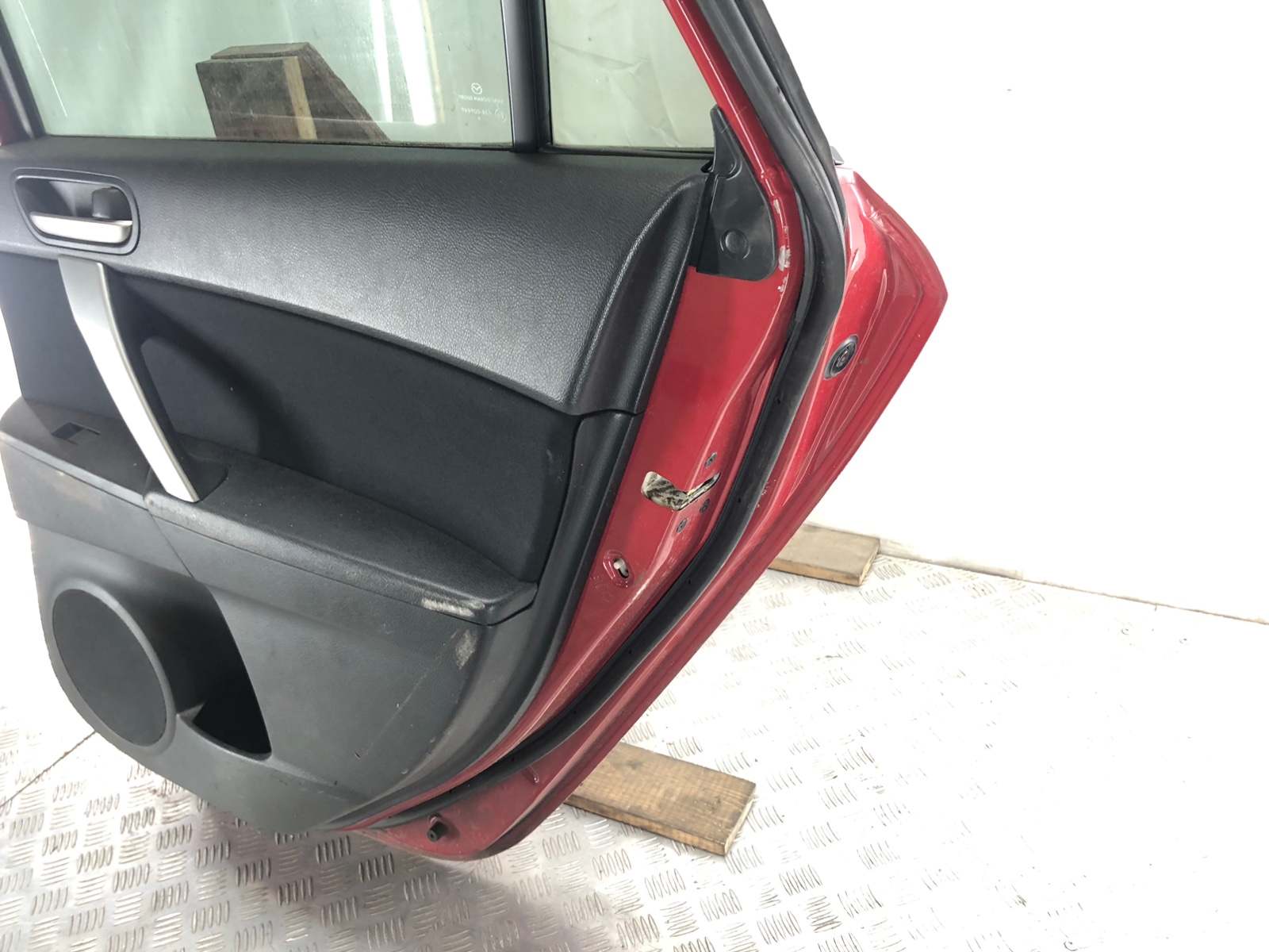 Дверь задняя правая бу для Mazda 3  BL 2.2 CTDi,  2010 г.
