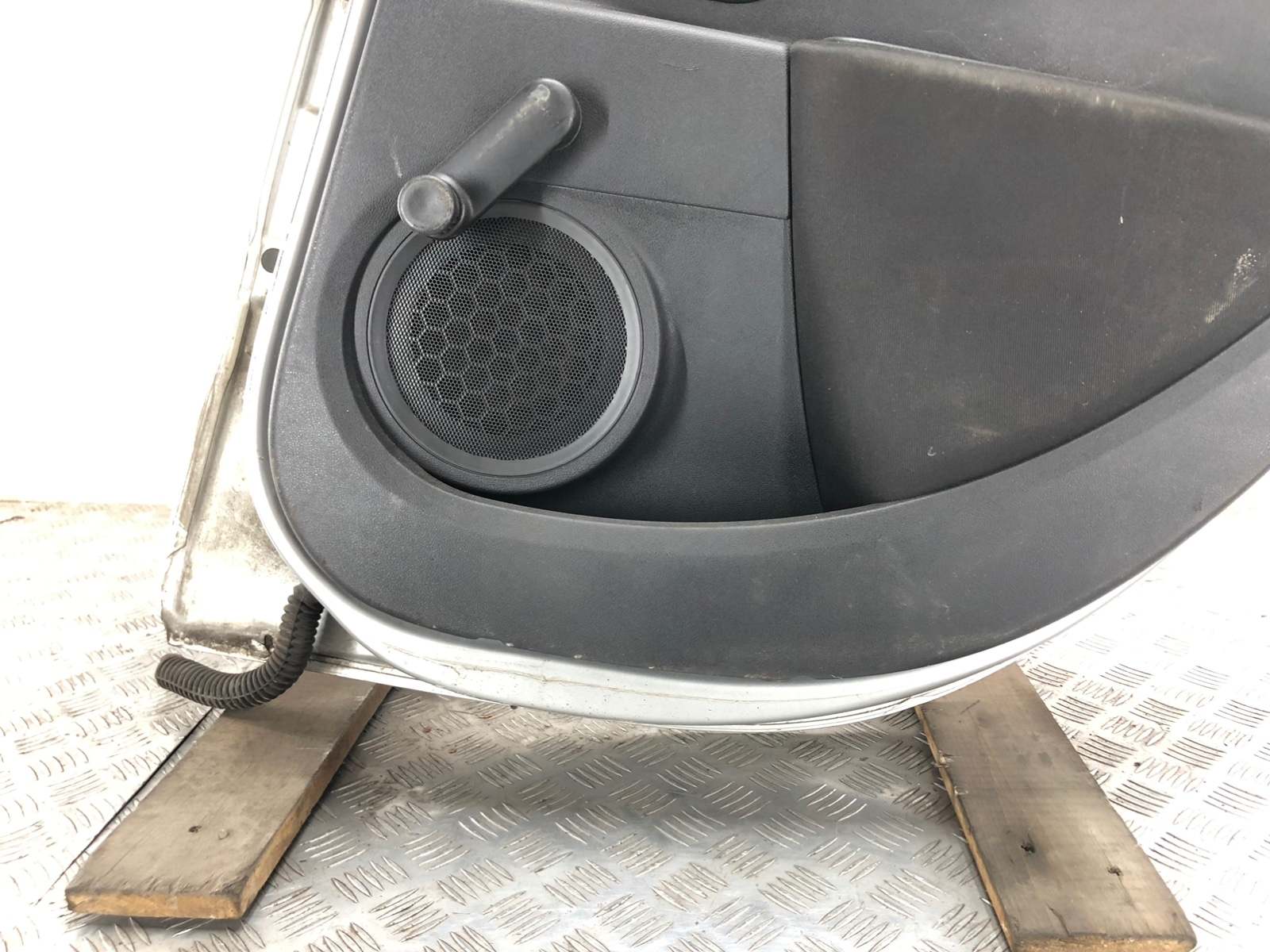 Дверь задняя правая бу для Renault Clio  1.5 DCi,  2011 г.