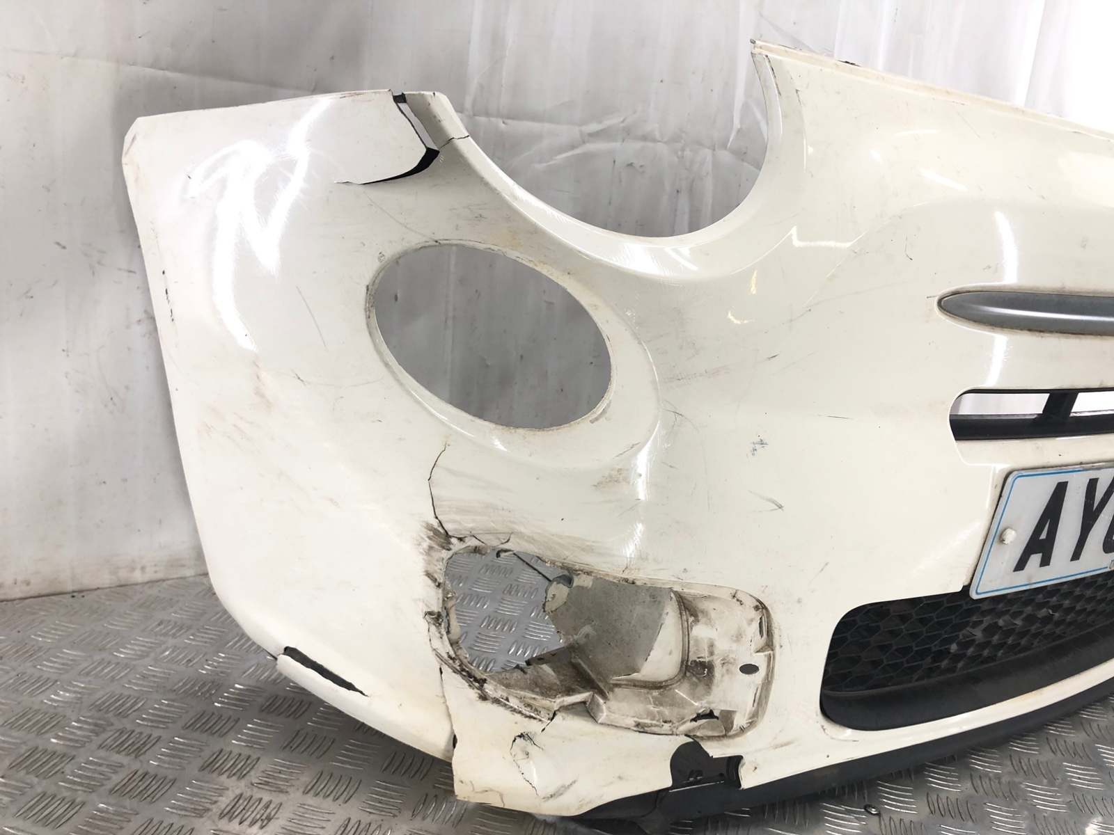 Бампер передний бу для Fiat 500 1.2 i, 2014 г. Бампер передний бу для Fiat 500 1.2 i, 2014 г.