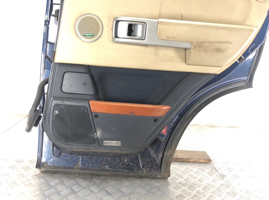 Дверь задняя правая бу для Land Rover Range Rover  3.0 TD,  2002 г.