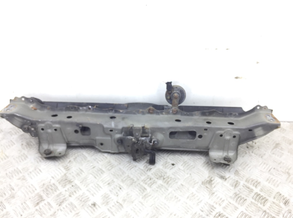 Планка под капот бу для Toyota Yaris XP9 1.0 i, 2006 г.