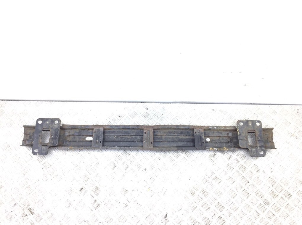 Усилитель бампера переднего бу для Hyundai i30  1.6 CRDi,  2011 г.