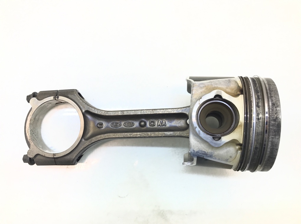 Поршень бу для Kia Ceed 1 1.6 CRDi, 2008 г.