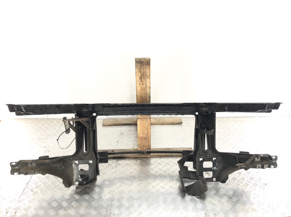 Панель передняя (телевизор) бу для Land Rover Range Rover 3 4.4 i,  2004 г.