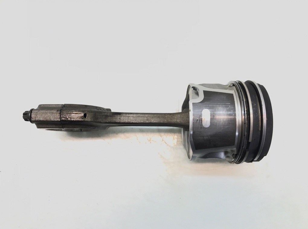 Поршень бу для Ford Fiesta  1.4 TDCi,  2003 г.