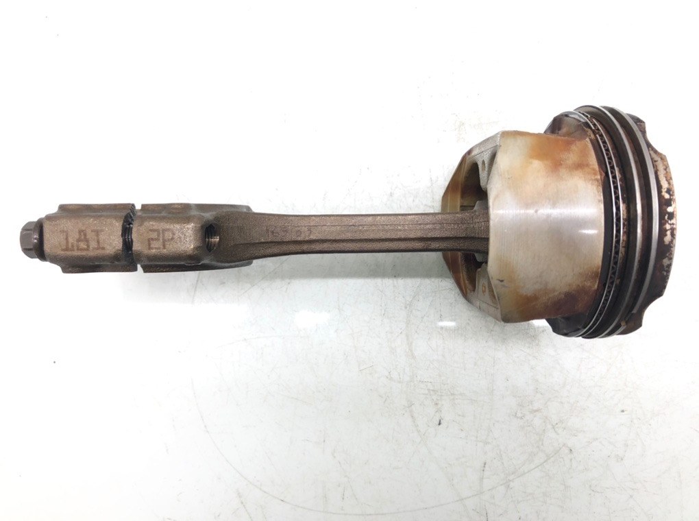 Поршень бу для Renault Megane 3 1.6 i,  2009 г.