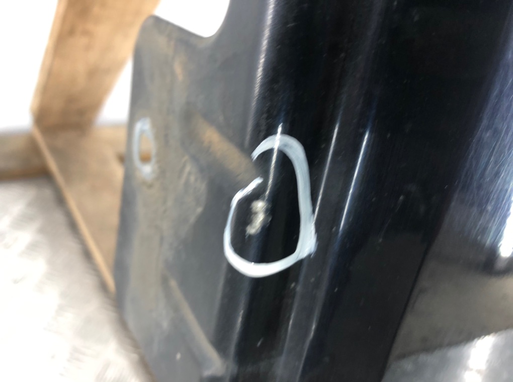 Крыло переднее правое бу для Land Rover Discovery 3 2.7 TD,  2006 г.