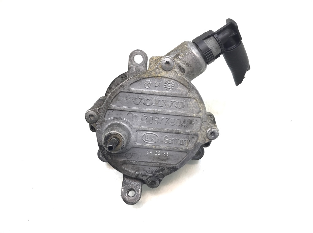 Насос вакуумный бу для Volvo V70  2.4 D5,  2005 г.