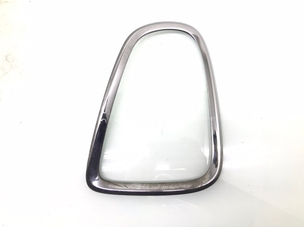 Накладка под фонарь правый бу для Mini Cooper R56 1.6 i, 2007 г.