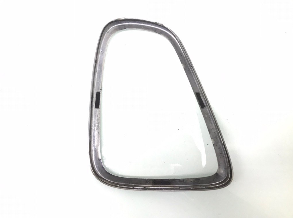 Накладка под фонарь правый бу для Mini Cooper R56 1.6 i,  2007 г.