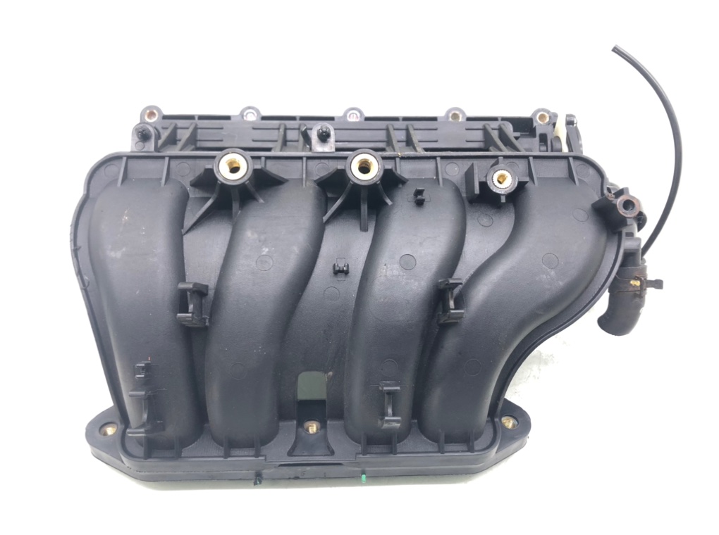 Коллектор впускной бу для Chevrolet Spark  1.0 i,  2011 г.