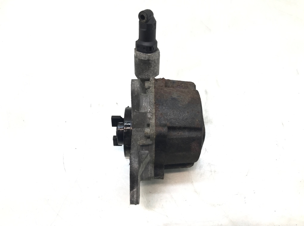 Насос вакуумный бу для Peugeot 206  2.0 HDi,  2004 г.