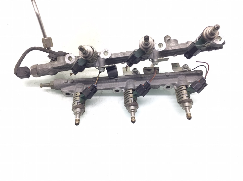 Топливная рампа бу для Lexus IS 2 2.5 i,  2006 г.