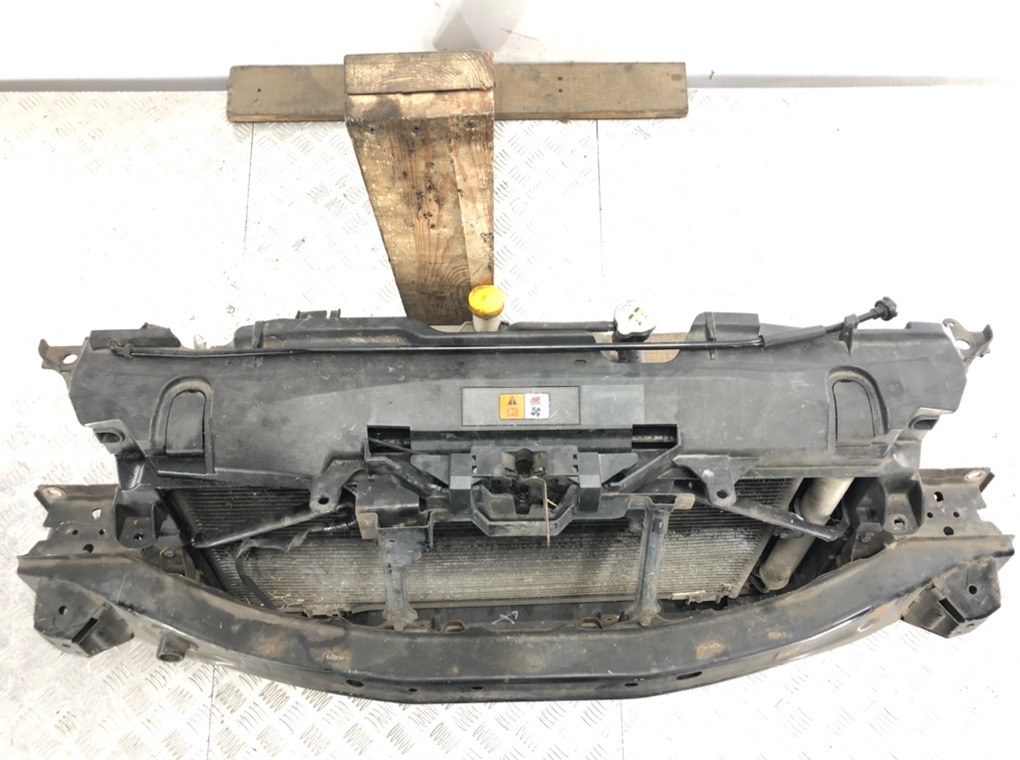 Панель передняя (телевизор) бу для Mazda 6   2.0 TD,  2008 г.