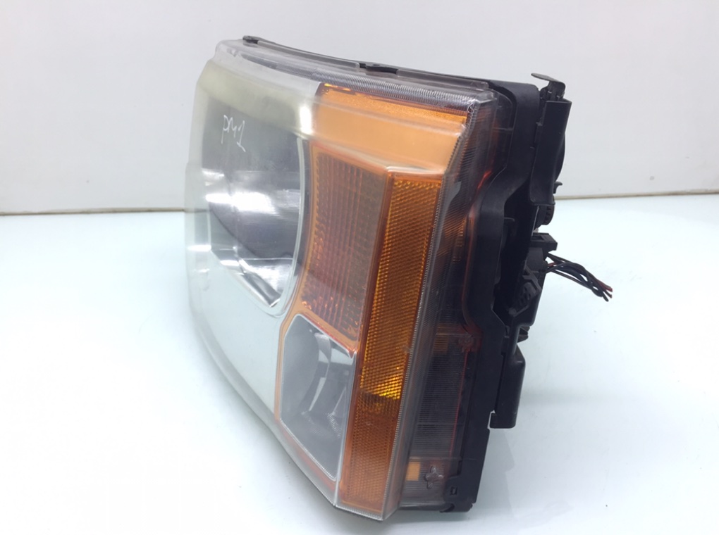 Фара левая бу для Land Rover Discovery 3 2.7 TD,  2007 г.