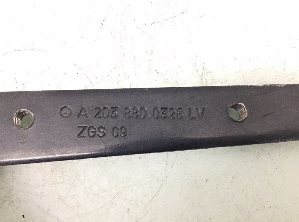 Петля капота бу для Mercedes CLK W209 2.2 CDi, 2006 г. Петля капота бу для Mercedes CLK W209 2.2 CDi, 2006 г.