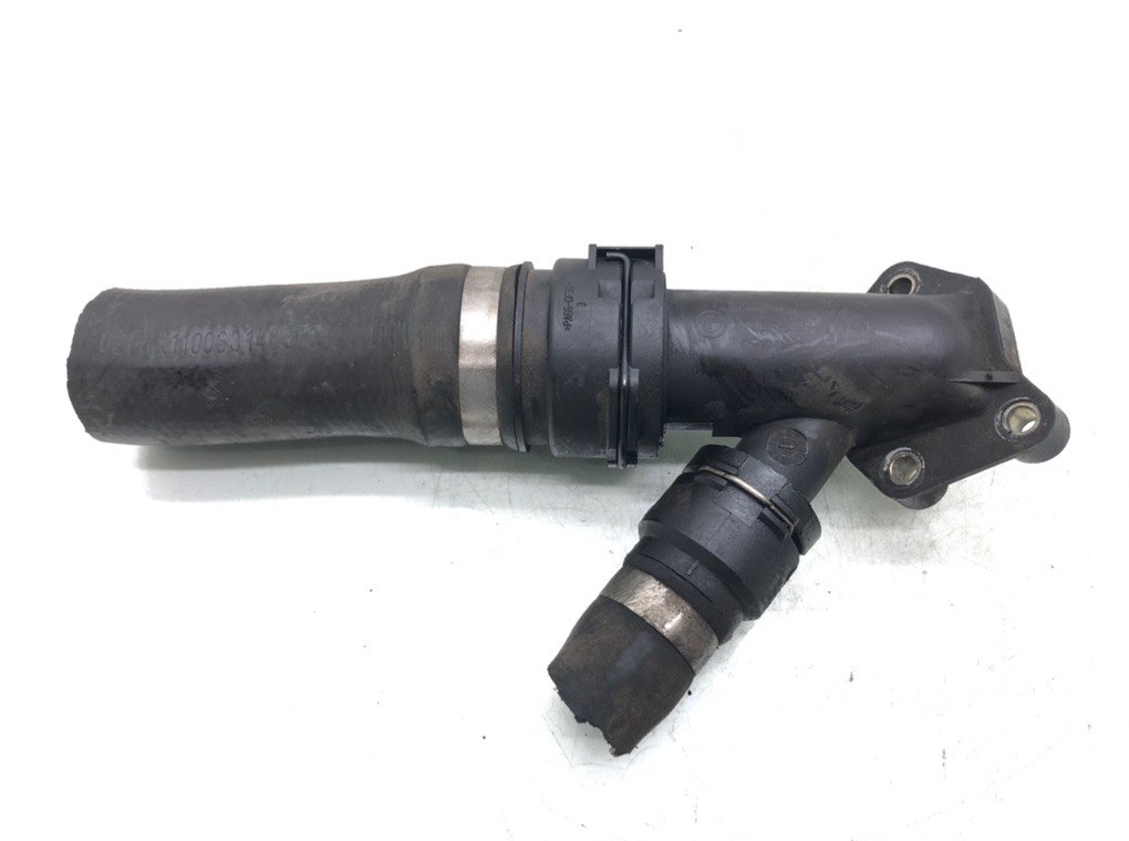 Фланец (тройник) системы охлаждения бу для BMW 1 E87/E81/E82/E88 2.0 TD, 2005 г.