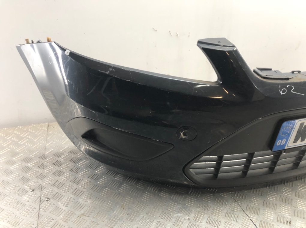 Бампер передний бу для Ford Focus 2 1.6 i,  2009 г.