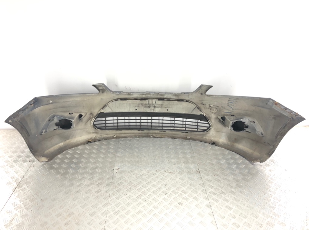 Бампер передний бу для Ford Focus 2 1.6 i,  2009 г.