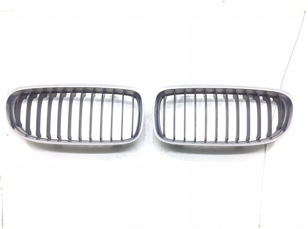 Решетка радиатора бу для BMW 3 E90/E91/E92/E93 2.0 TD, 2009 г.
