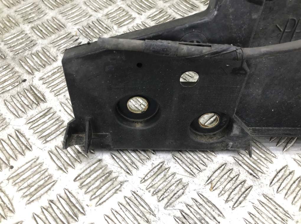 Панель передняя (телевизор) бу для Renault Scenic  1.6 i,  2011 г.