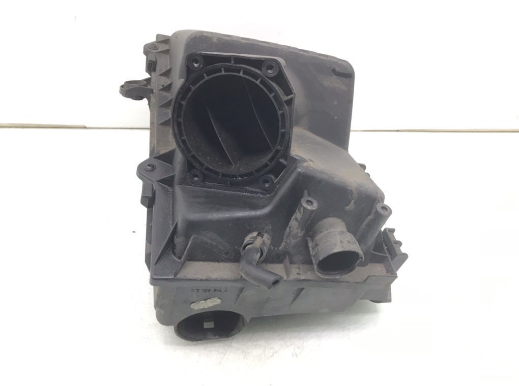 Корпус воздушного фильтра бу для Volkswagen Golf 4 1.6 i,  2003 г.