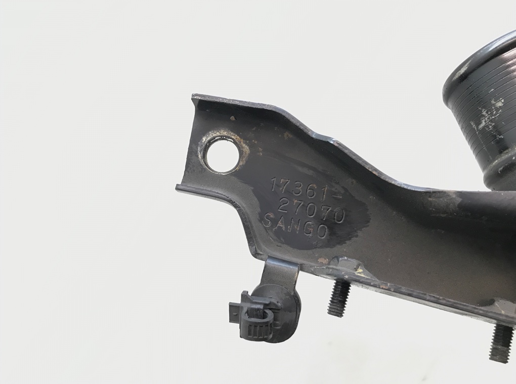 Патрубок интеркулера бу для Toyota Corolla Verso  2.0 D-4D,  2005 г.